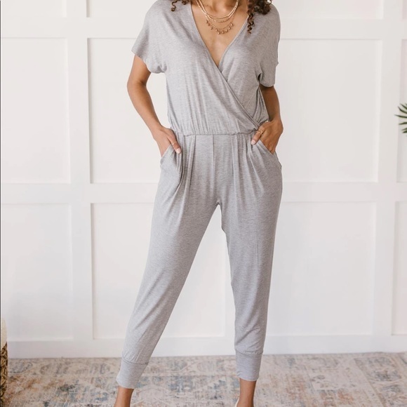 ALREADY READY JUMPSUIT IN GREY - Picture 14 of 14